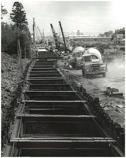 下水道管（管渠）鴨川幹線　昭和40年代前半の写真　開削工法